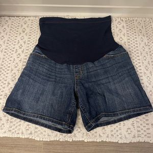 Liz Lange maternity shorts